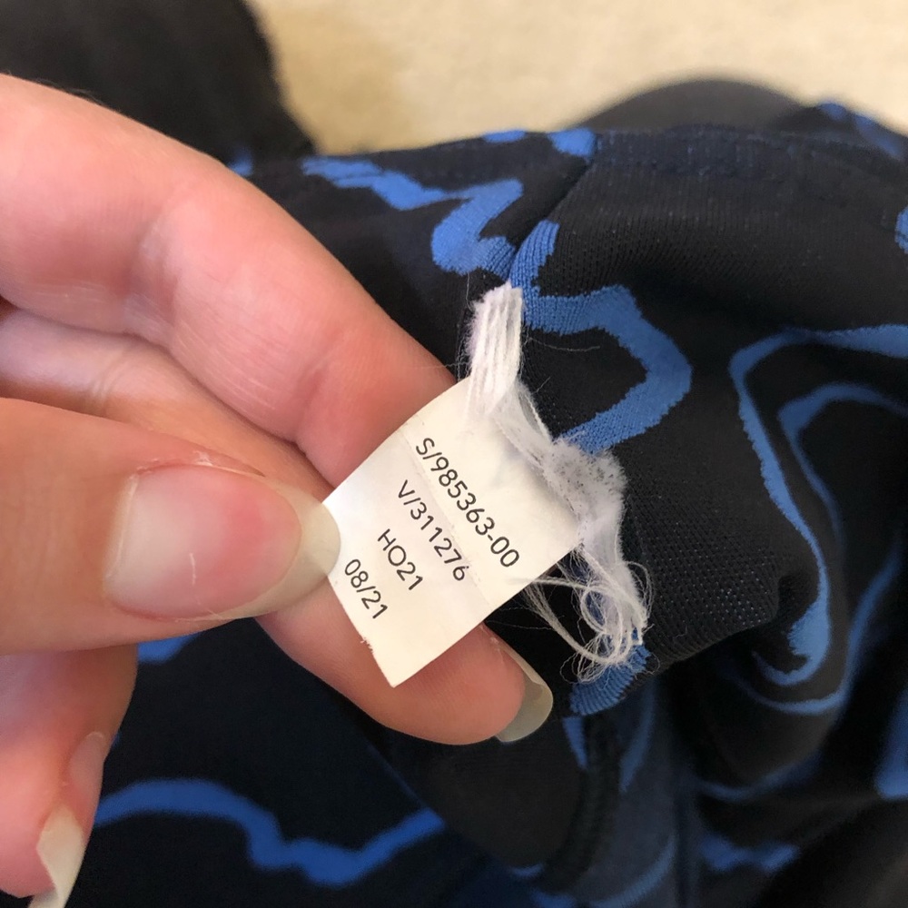 Athleta elation train textured 7/8 tight leggings - Picture 6 of 7